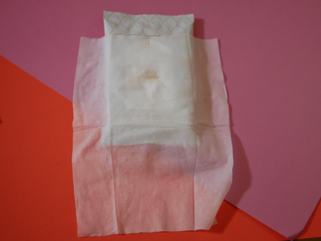 メイクの上からリフレッシュシート ビオレの口コミ マスク崩れにも メイクの上からいっちゃって By みみこ 乾燥肌 30代前半 Lips