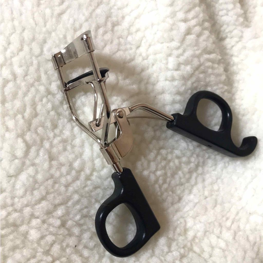 ワイドゴム使用でまつ毛が切れにくい