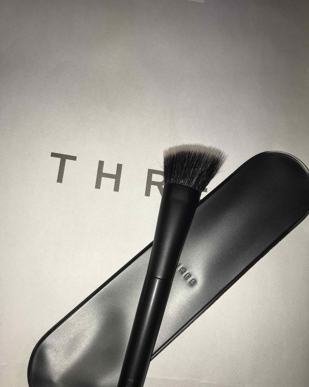 8.ミックス毛で肌当たりも優しい|THREE