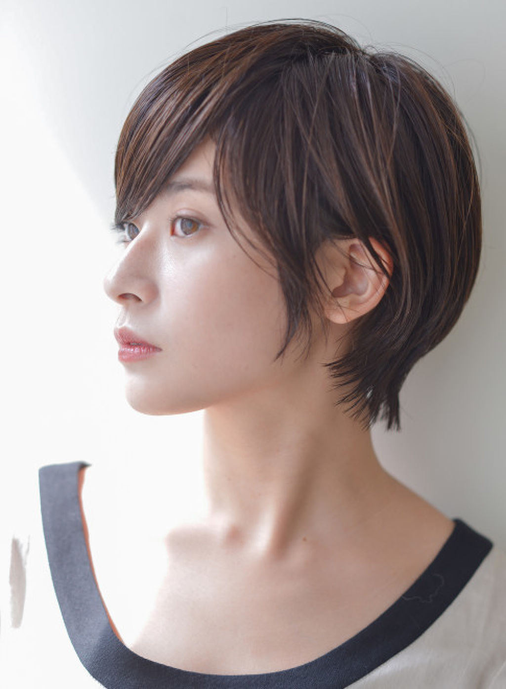 ミネラルファンデーションでメイクしたまま美肌に!年代別おすすめ18選【最新版】のサムネイル