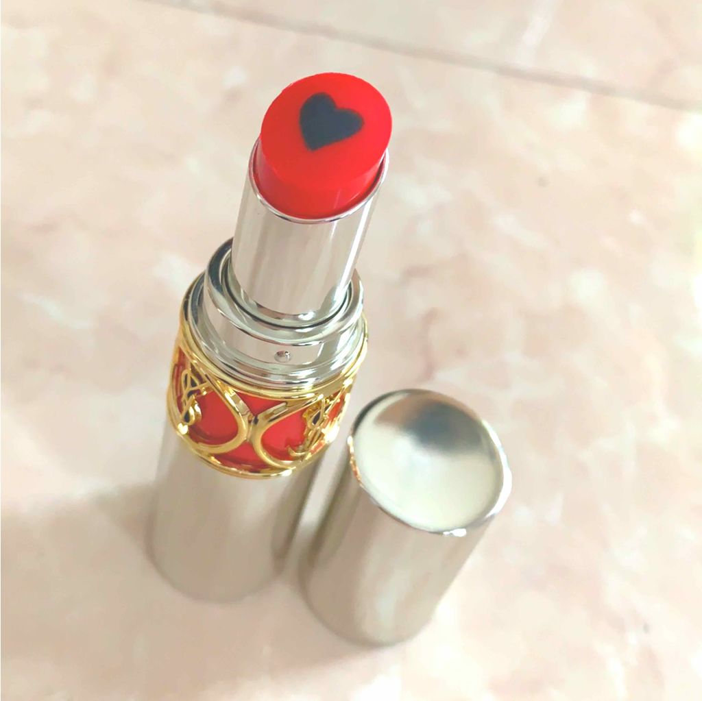 ブラックのハートが可愛い赤リップならYVES SAINT LAURENT