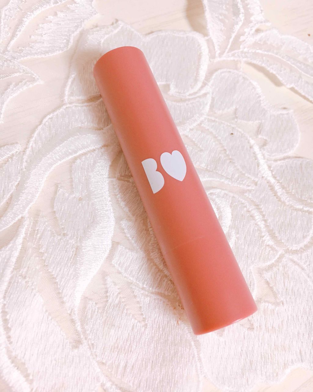 :ベージュ×つやぷるでコケティッシュに
