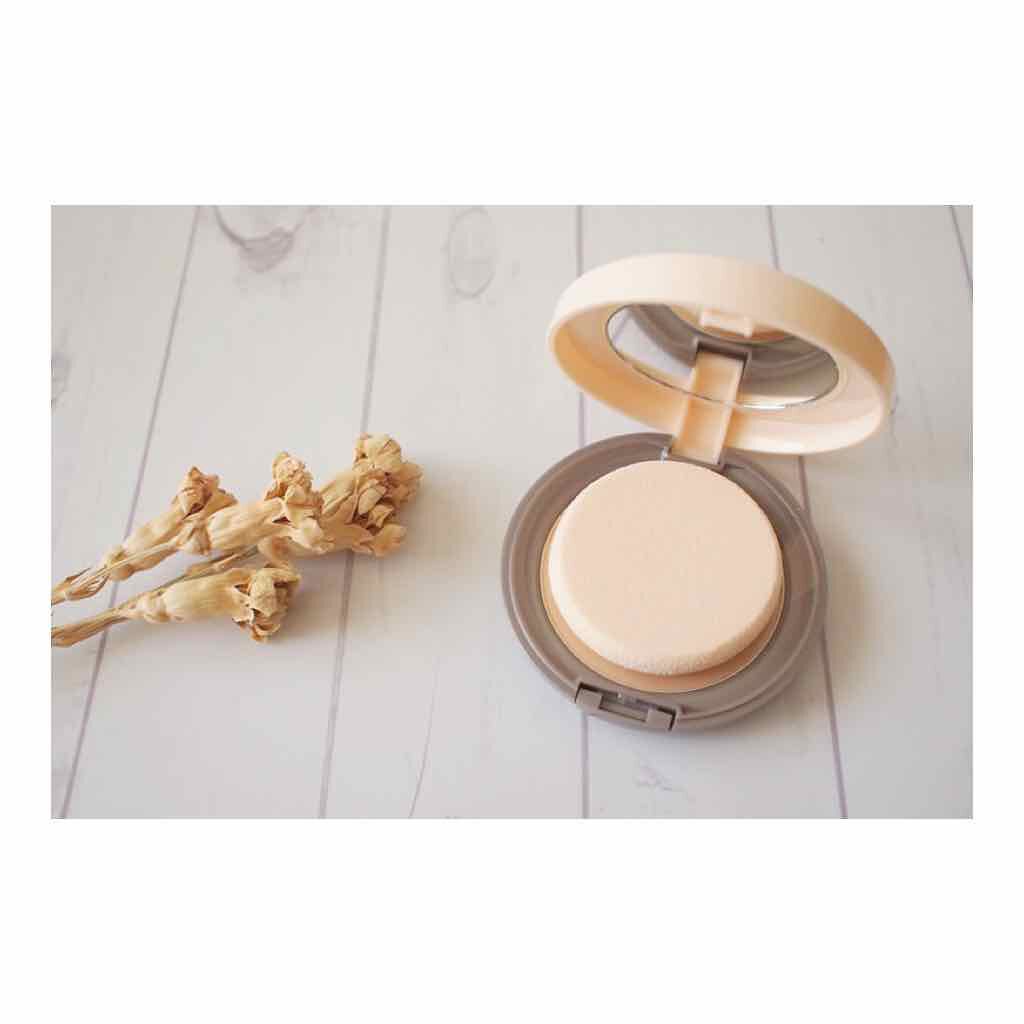 エッセンスbbパウダー Ml モイストラスティング 毛穴パテ職人の口コミ 𖧷𖧷𖧷 毛穴パテ職人エッセンスｂｂハ By めい 乾燥肌 40代後半 Lips