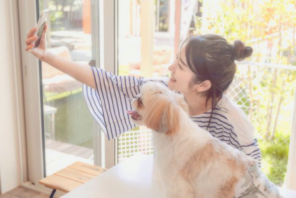 写真映え&動画映えするメイクテク4つ!インスタや個人写真、ZOOMにも◎《簡単》のサムネイル