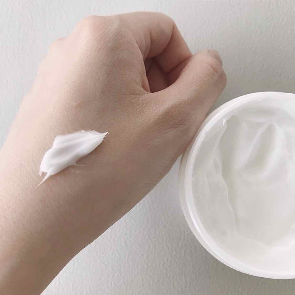 →パール粒大を5点置きして肌全体へ
