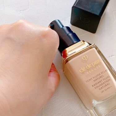 タンフリュイドエクラ ナチュレル クレ ド ポー ボーテの色味は 色選びの参考になる口コミ 明るい色で 色の白い方に合う色味の オーク By ゆう 色白 ブルべ 乾燥肌 Lips