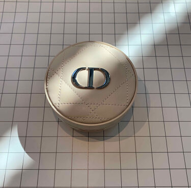 Dior Beauty Lovers On Lips 人気のフォーエヴァーシリーズからクッションタイプのルースパウダ Lips