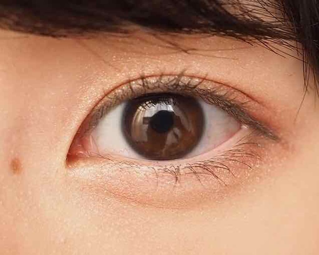 使い方:チップで直接のせて指でなじませる