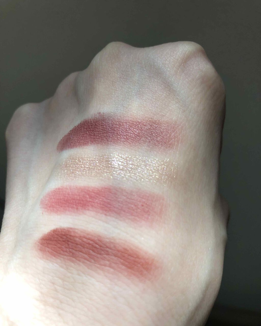 新色レビュー レ キャトル オンブル Chanelの口コミ ブルベ冬におすすめのパウダーアイシャドウ 写真無加工 ノンフィル By あみか 普通肌 30代前半 Lips