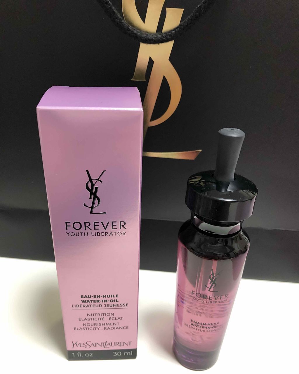 3、ピンクのボトルがかわいい|YVES SAINT LAURENT フォーエバー リブレイター ウォーター オイル