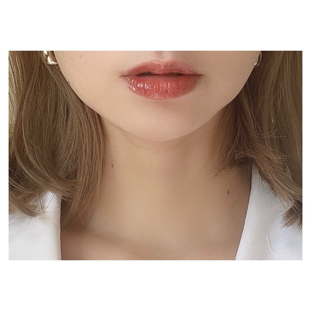 唇が乾燥する原因とは？予防方法とおすすめリップケアアイテム紹介のサムネイル