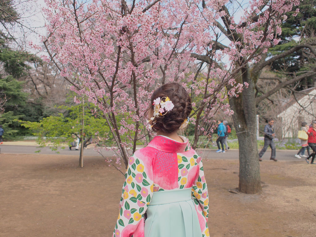 《振袖色別》久しぶりのみんなに会うから、気合いを。"一番可愛い"をGETする成人式メイクのサムネイル