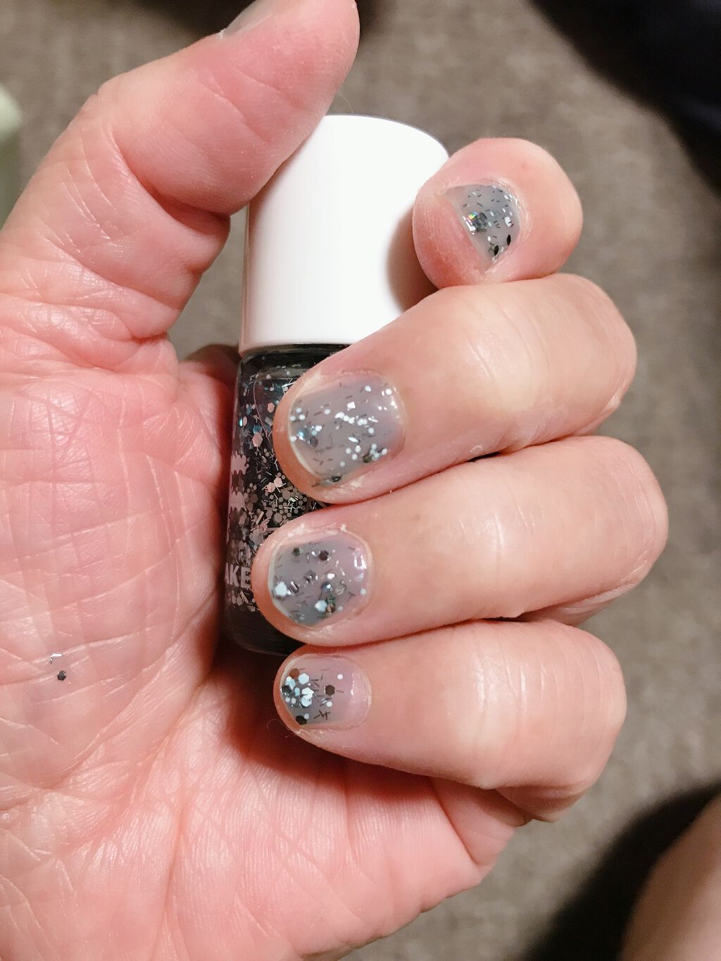 セリア Atフレークネイルグリッター セリアの口コミ 超優秀 100均で買えるおすすめマニキュア セリアセリアatフレー By ゆーぽん 普通肌 Lips