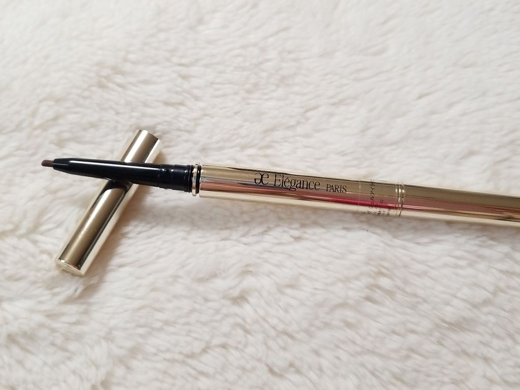 柔らかい芯で引きやすい|Elegance cosmetics
