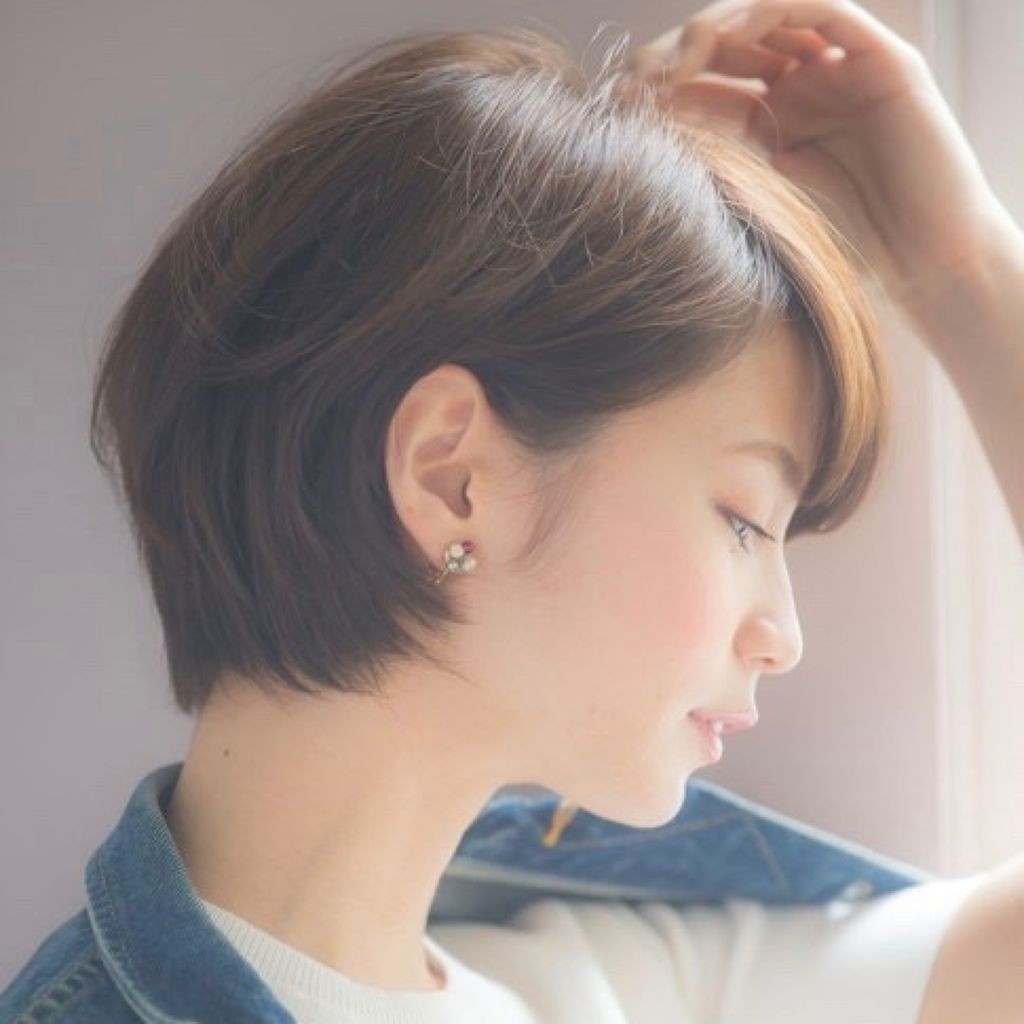 【顔型別】コンプレックスとバイバイ。小顔になれるメイク術をマスター!のサムネイル