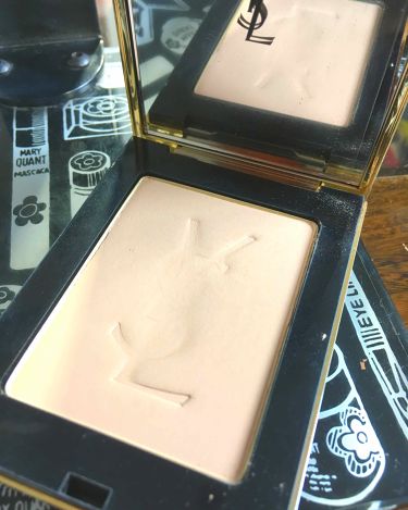 試してみた ラディアントコンパクトパウダー Yves Saint Laurent Beauteのリアルな口コミ レビュー Lips