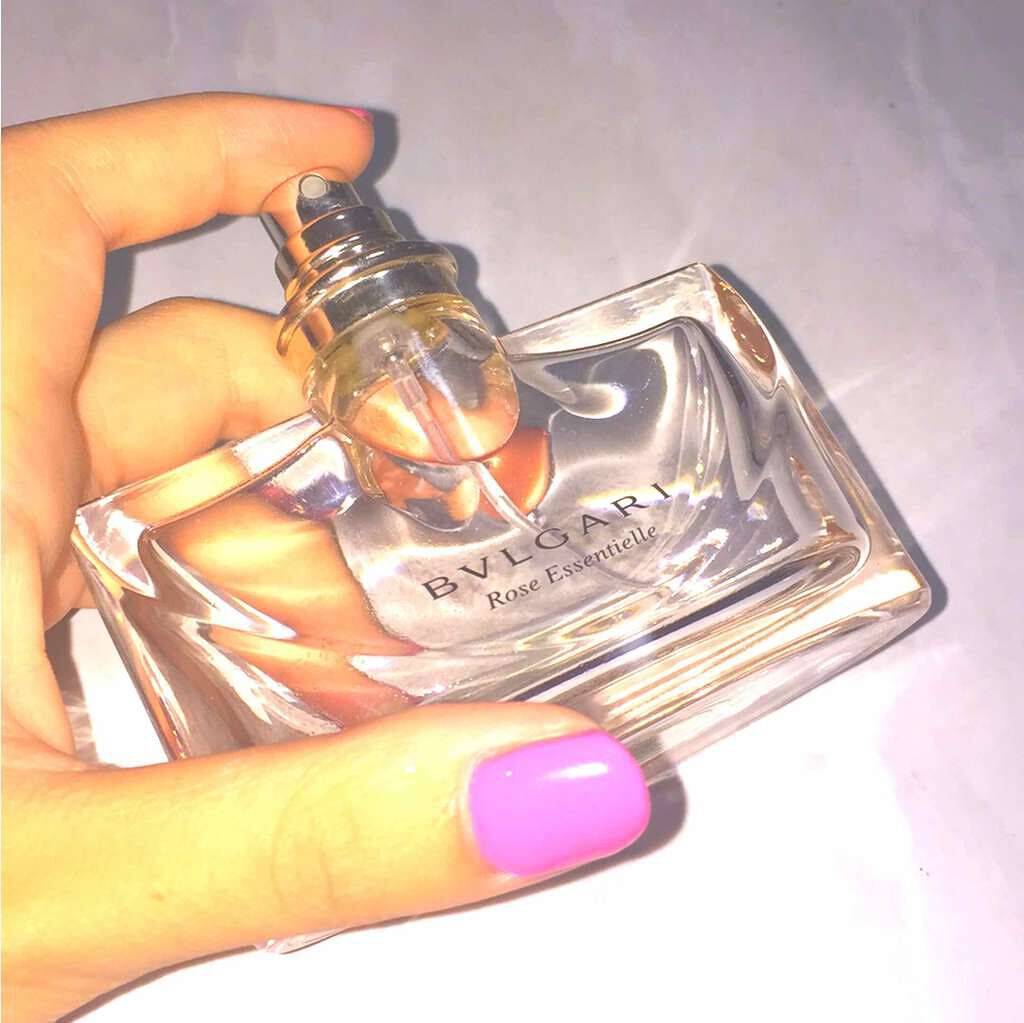 ローズエッセンシャル ロゼ Edt Bvlgariの口コミ 上品で女性らしいローズの香りです 青っぽく By あー 脂性肌 代前半 Lips