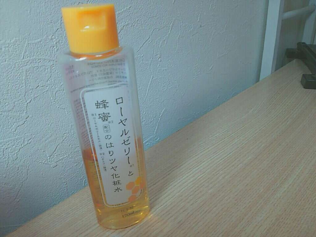 ローヤルゼリーと蜂蜜配合のはりツヤ化粧水 Daisoの効果に関する口コミ 超優秀 100均で買えるおすすめ化粧水 ダイソーの新商品 化粧 By Seriiiina 普通肌 10代後半 Lips