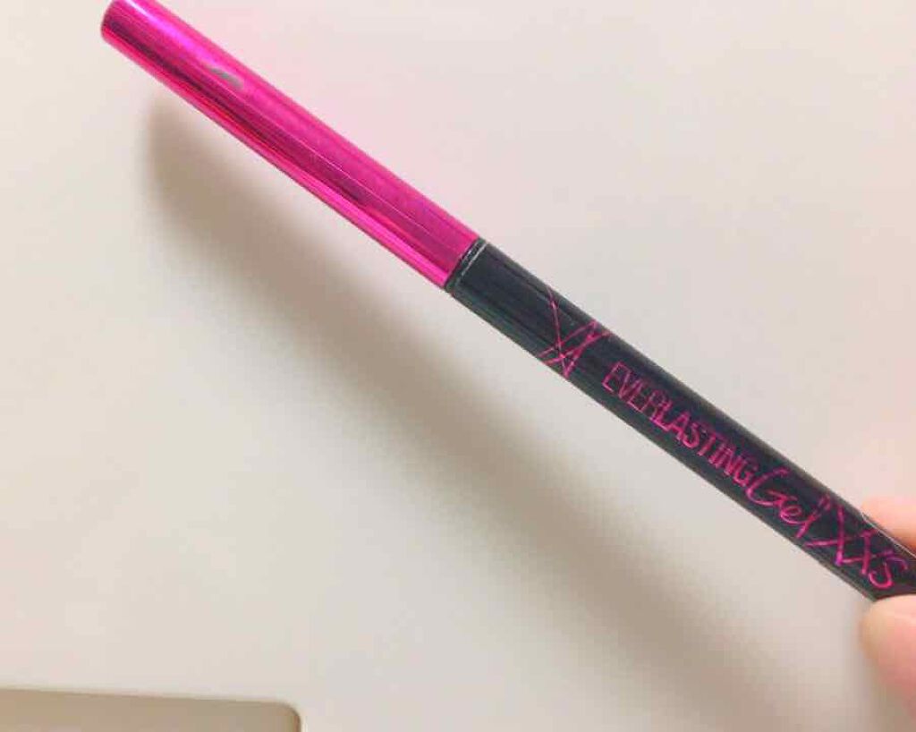 とろける描き心地|MAYBELLINE NEW YORK EVラスティング ジェル ライナー