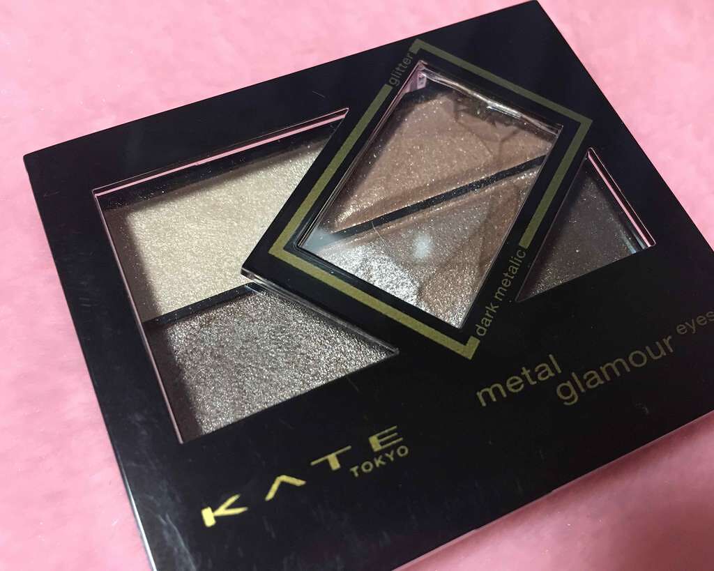 ラメが贅沢なKATE