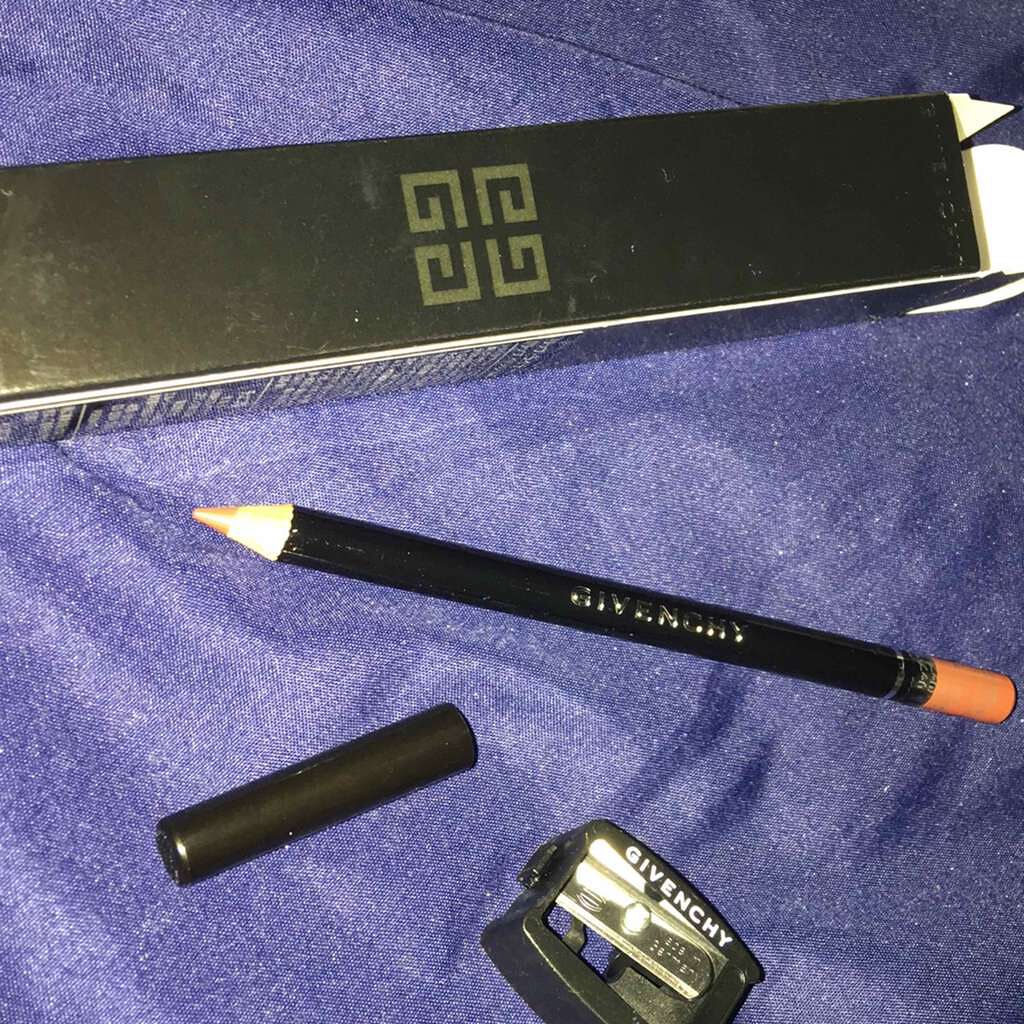 美しい理想的な仕上がりへ。 GIVENCHY