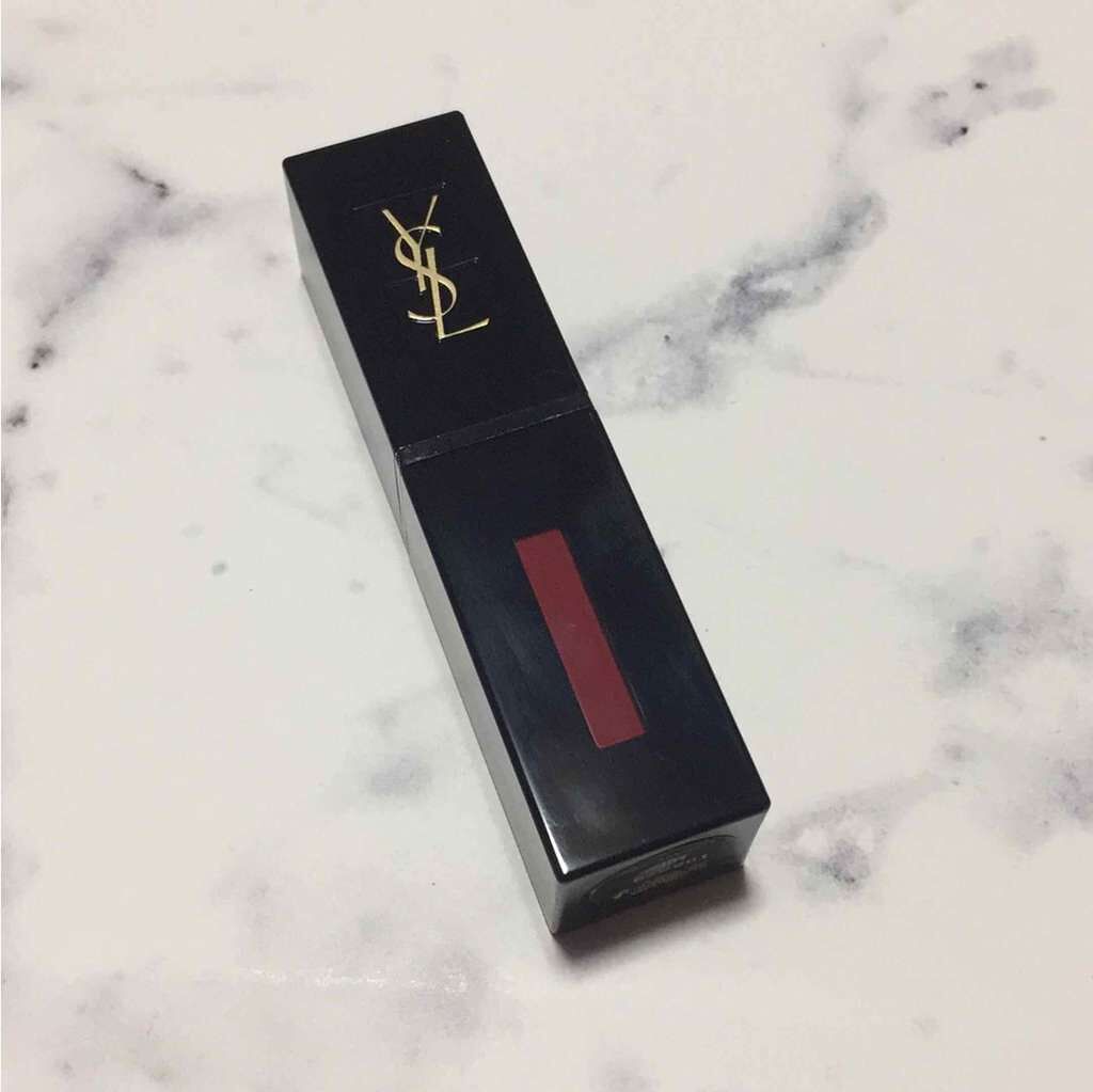 ルージュ ピュールクチュール ヴェルニ ヴィニルクリーム Yves Saint Laurent Beauteは落ちないのか 色持ちに関する口コミ ぱっと見深みのある赤に見えるんですけどぼか By ジウン 乾燥肌 代前半 Lips