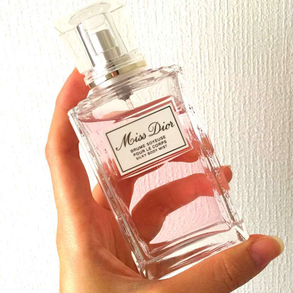 繊細な香りに包まれる「Dior」