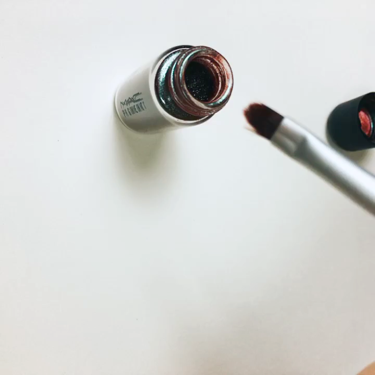 ピグメント M A Cの使い方を徹底解説 これは万能な粉です リトルマックシリーズの By Miumiu アトピー肌 代前半 Lips