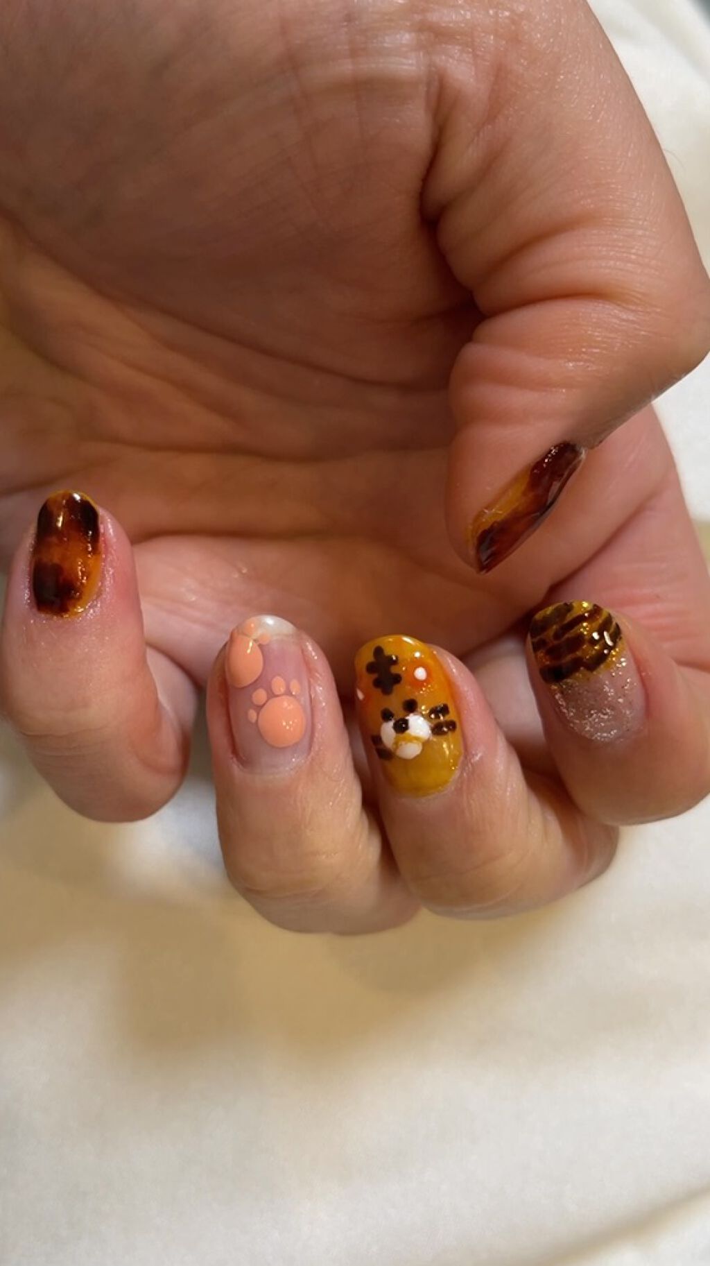 Shジェルネイル ライト対応 セリアを使った口コミ 虎ネイルしてみたよー 虎の顔のぷっくり感を By 韓国コスメのさクマ フォロバ 混合肌 30代前半 Lips